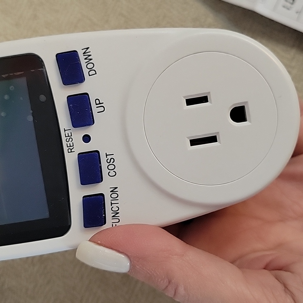 White Energy Monitor Plug - Picture 2 of 4